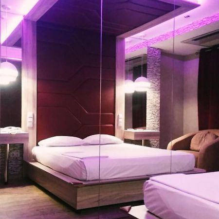 פיראוס Carol Hotel מראה חיצוני תמונה