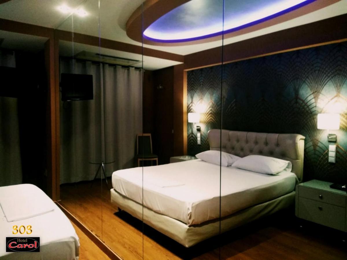 פיראוס Carol Hotel מראה חיצוני תמונה