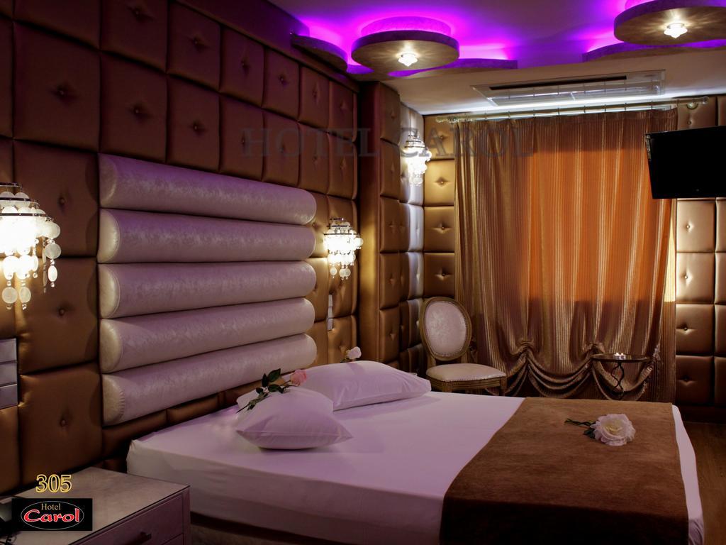 פיראוס Carol Hotel מראה חיצוני תמונה