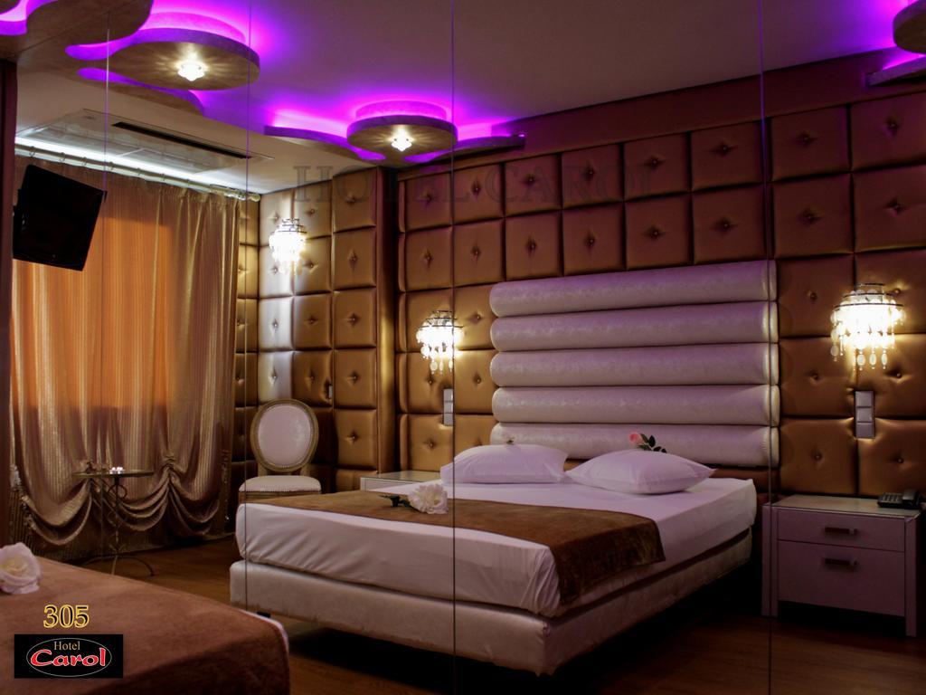 פיראוס Carol Hotel מראה חיצוני תמונה