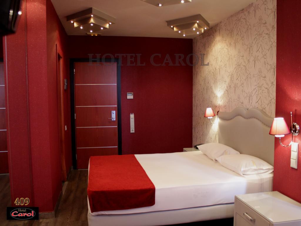 פיראוס Carol Hotel מראה חיצוני תמונה