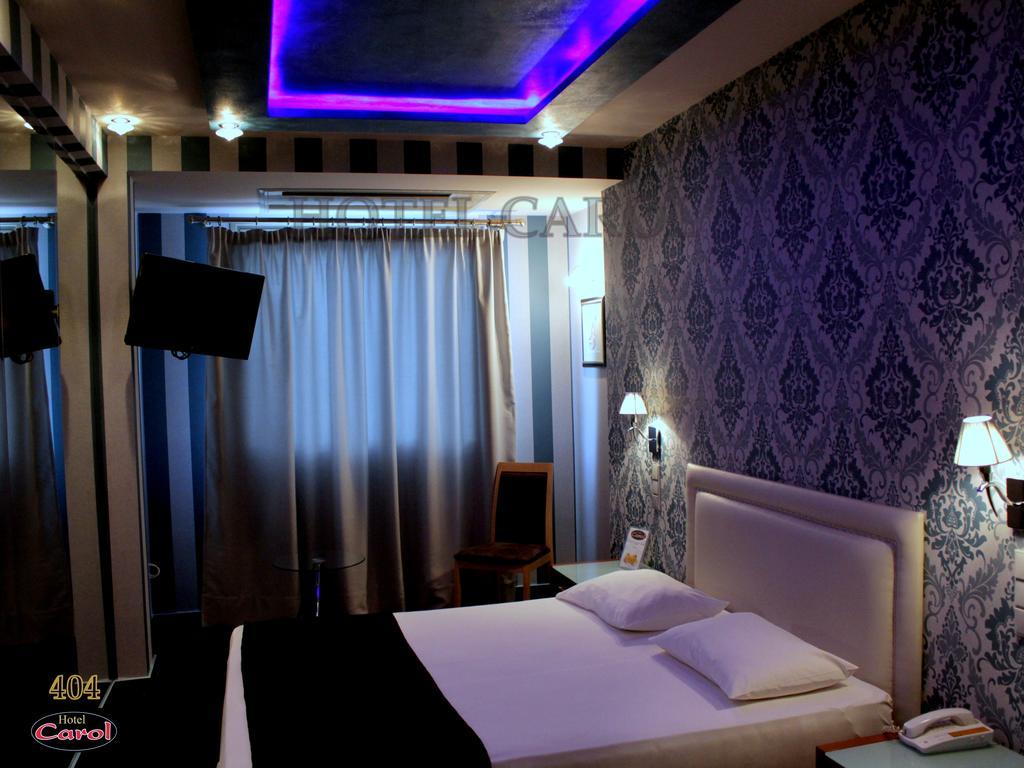 פיראוס Carol Hotel מראה חיצוני תמונה