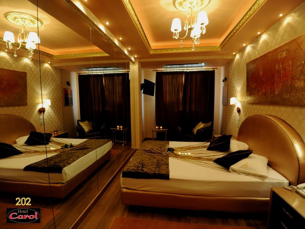 פיראוס Carol Hotel מראה חיצוני תמונה