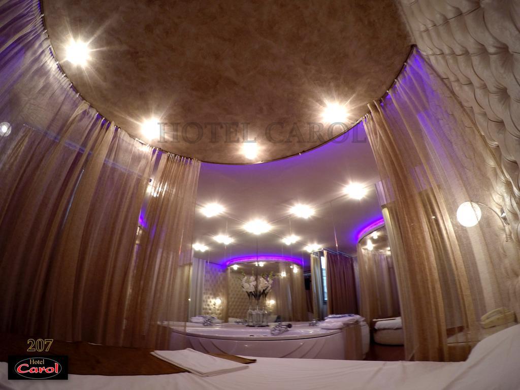 פיראוס Carol Hotel מראה חיצוני תמונה