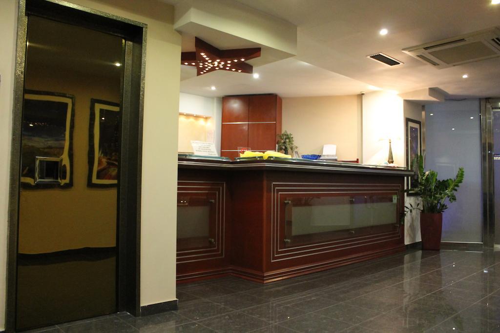 פיראוס Carol Hotel מראה חיצוני תמונה