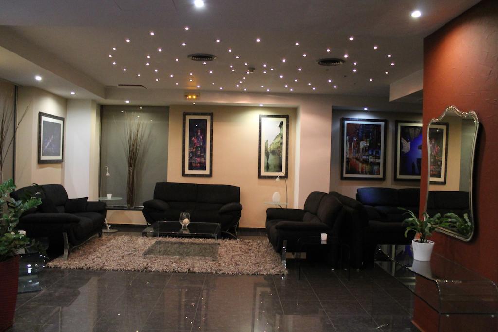 פיראוס Carol Hotel מראה חיצוני תמונה